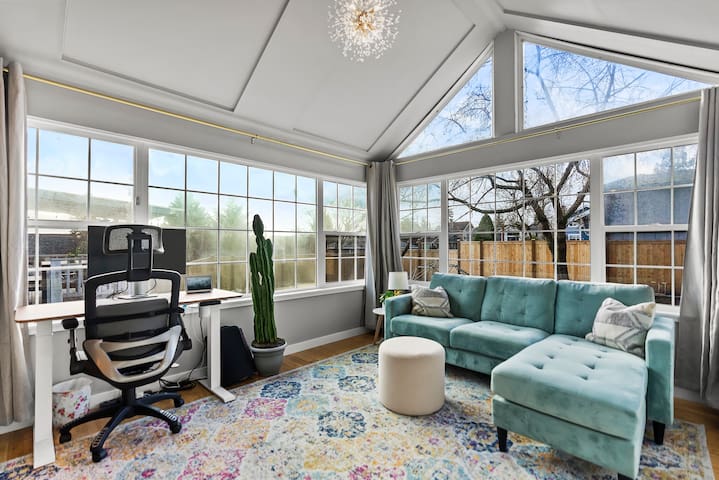 Modern 4BD home in Ballard with A/C, pet-friendly