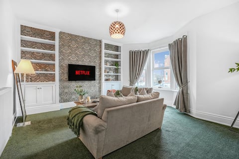 3-BED | Central | Free Parking | Garden