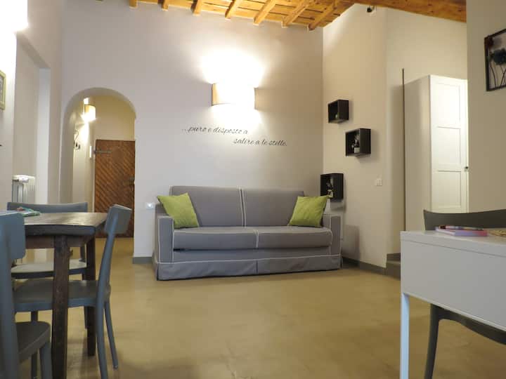 סלון - סלון עם שולחן וכיסאות, מיזוג אוויר, חימום, טלוויזיה, שולחן עבודה, ספה נפתחת (מצב פתיחת מיטה 160x190) 