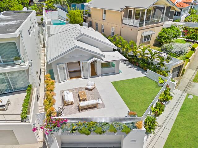 Clovelly Coastal Charm gallery image 2