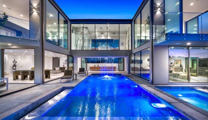 Hollywood Glamour Modern gallery image 3