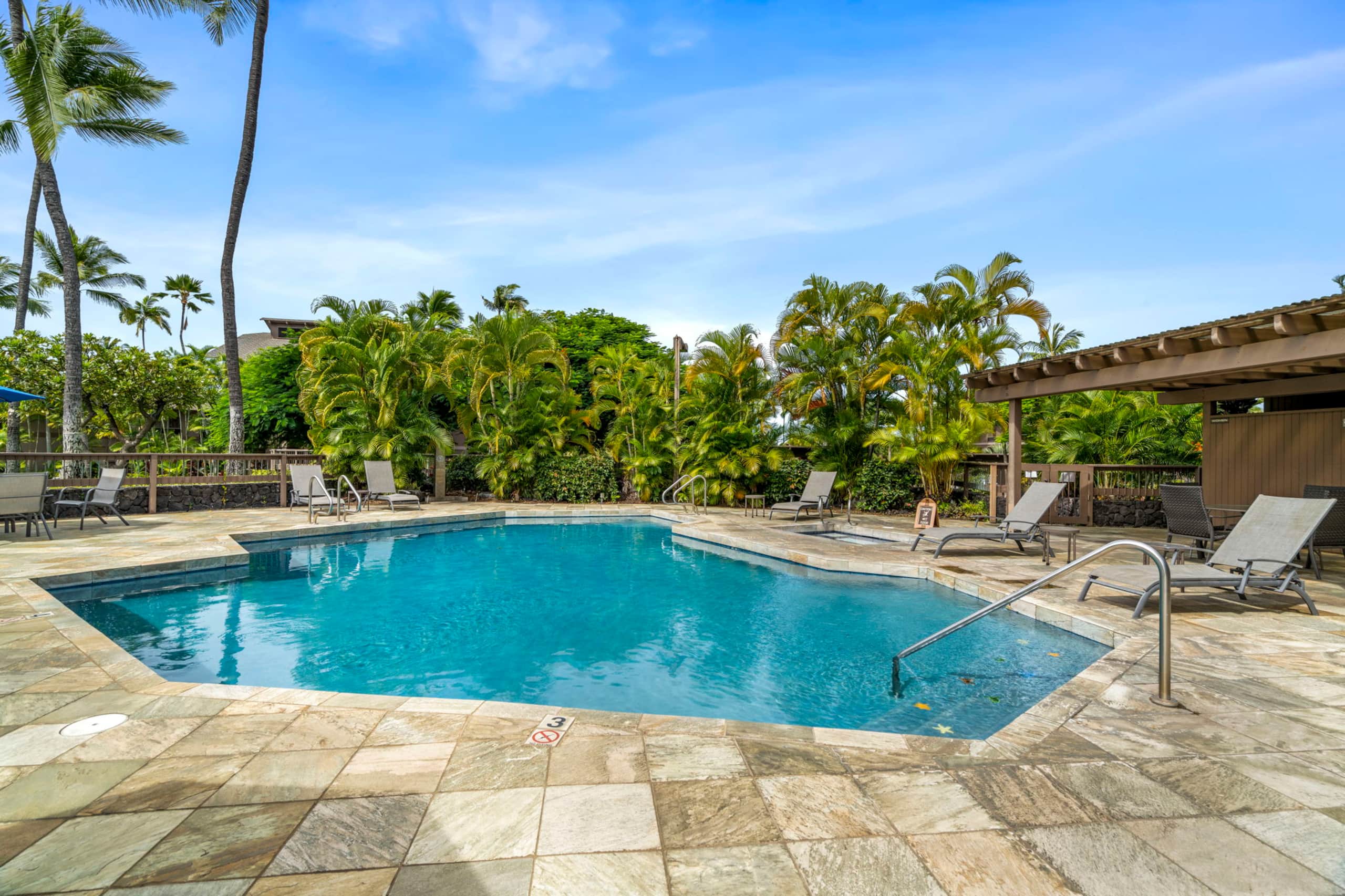 Home in Kailua-Kona · ★5.0 · 3 bedrooms · 7 beds · 2 private baths - Image 35