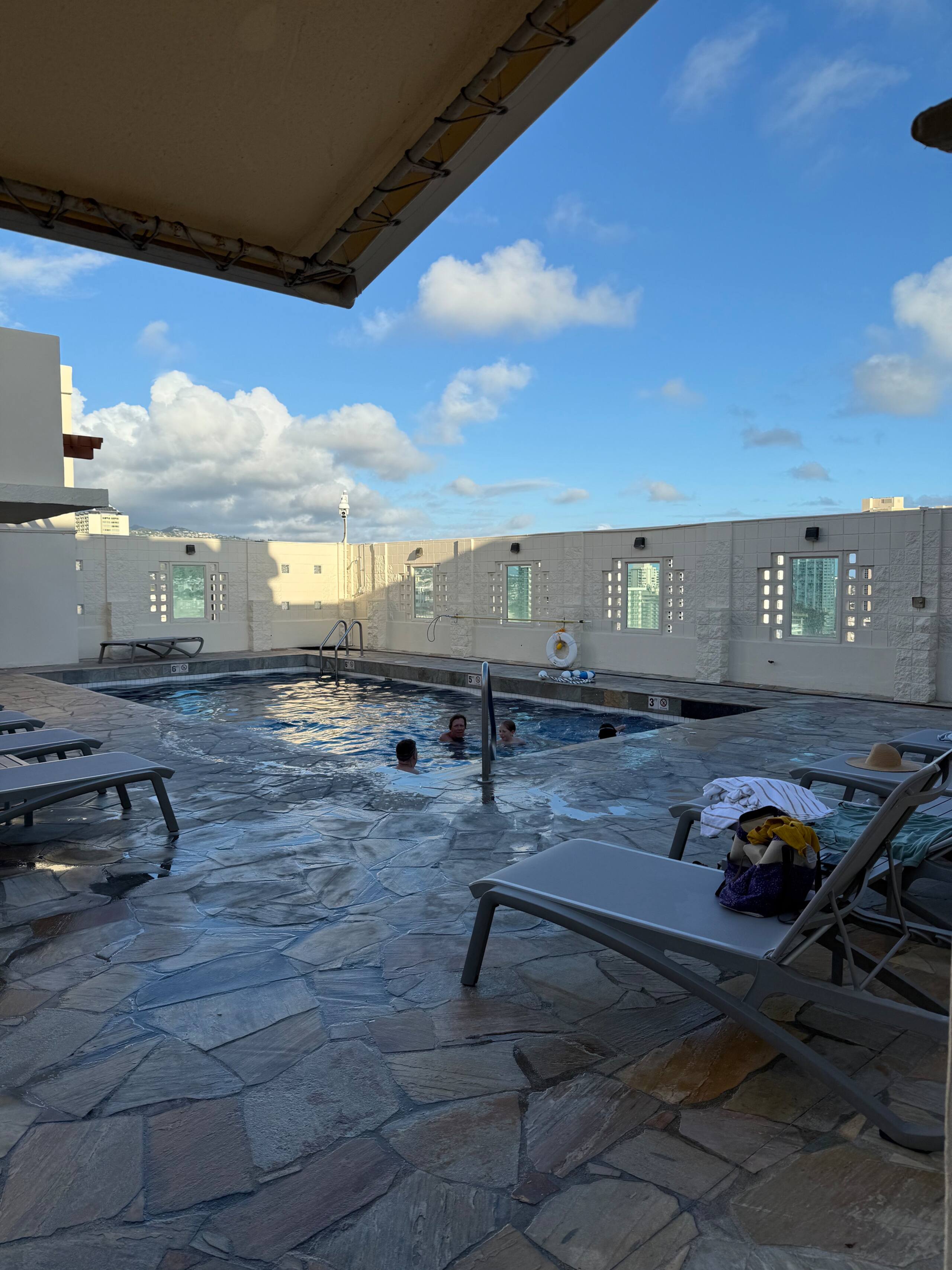 Cozy Studio at Imperial Waikiki – 1 Block to Beach - Image 20