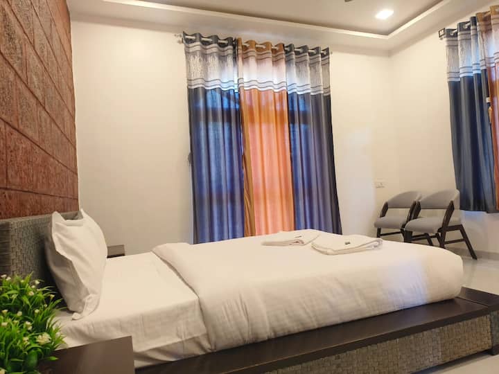 საძინებელი 4