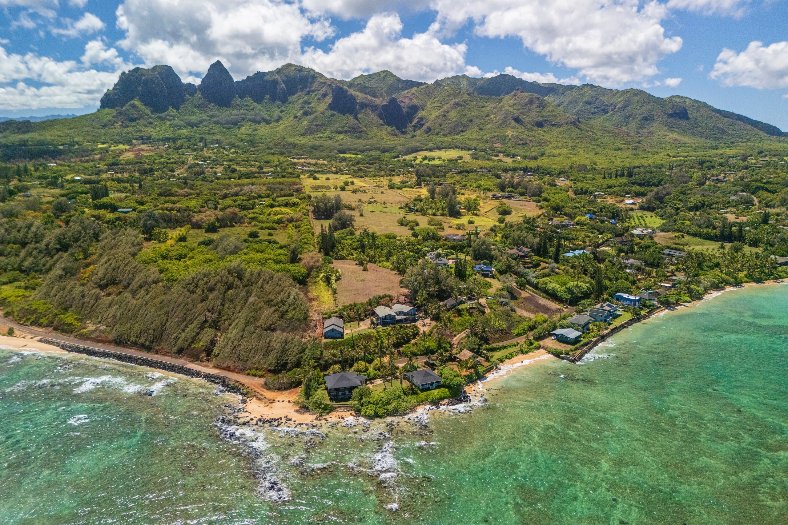 Home in Anahola · ★4.92 · 3 bedrooms · 5 beds · 3.5 private baths - Image 52