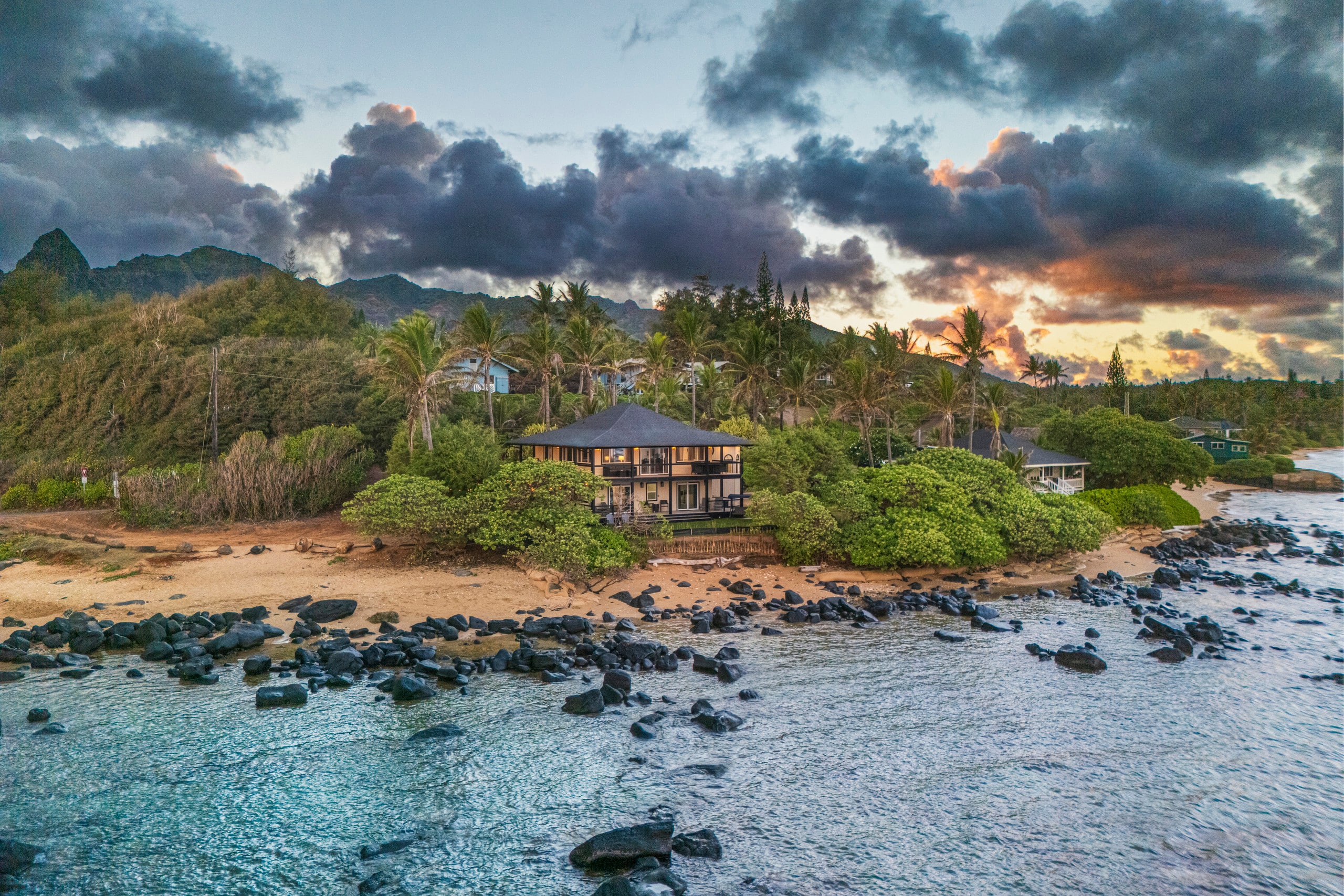 Home in Anahola · ★4.92 · 3 bedrooms · 5 beds · 3.5 private baths - Image 1