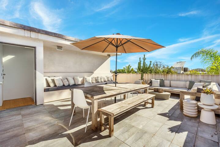 Vibrant SoCal Venice Beach Retreat gallery image 3