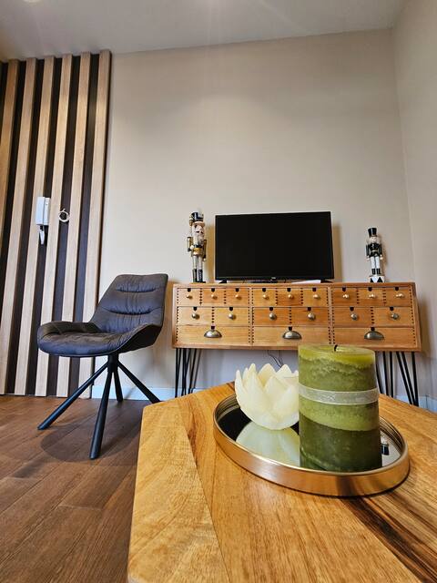 Popular Airbnb listing: New luxury apartment with a view in city center in Звездара