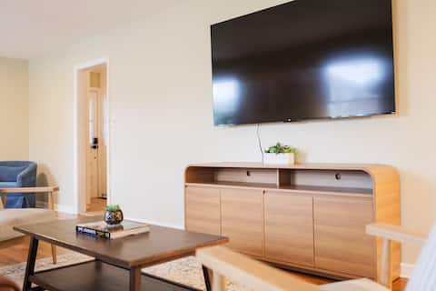 Successful Airbnb property: Epic Game Room Hangout w/ Grill, King Beds & 5 TVs in Valdosta