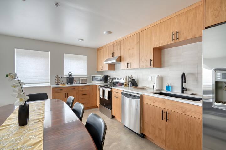 New Build • 4BR • Sleeps 10 • Great Location gallery image 5