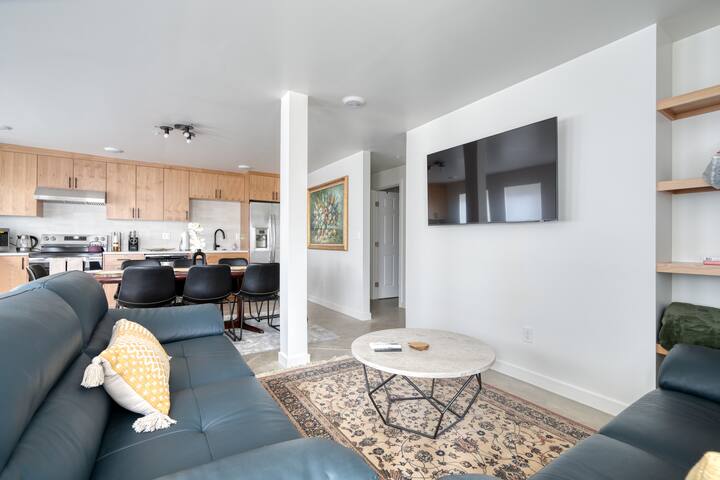 New Build • 4BR • Sleeps 10 • Great Location gallery image 3