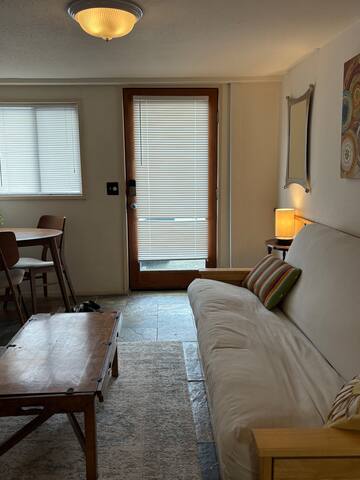 “Queen Bea”-Seattle-Basement gallery image 3