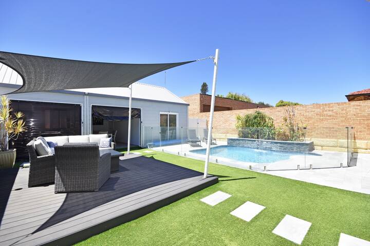 Ocean Oasis Beach House with Pool gallery image 3