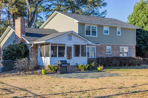 Spacious Stay for Crews | 4BR + Parking + WiFi