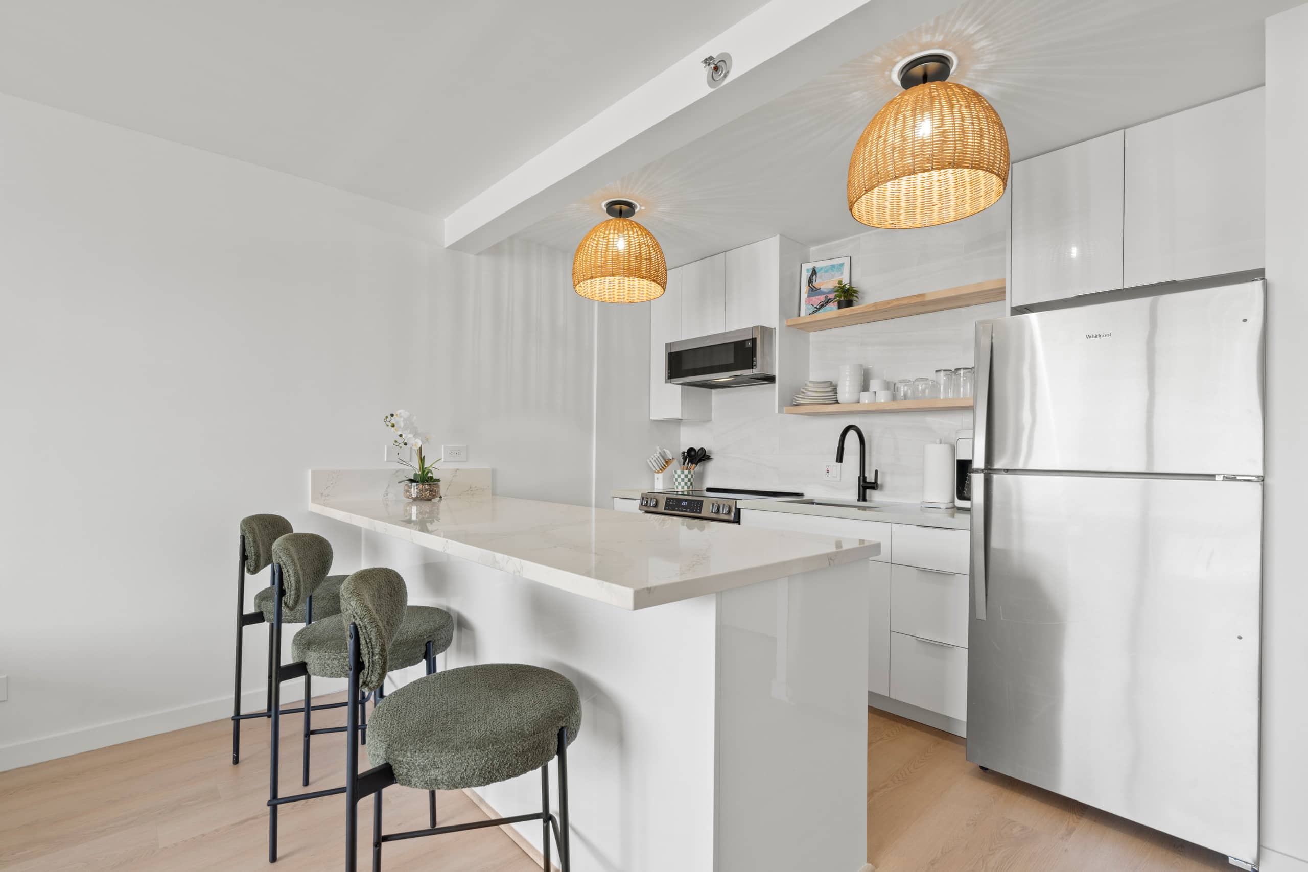 Fully renovated in May 2025/high 36th floor - Image 12