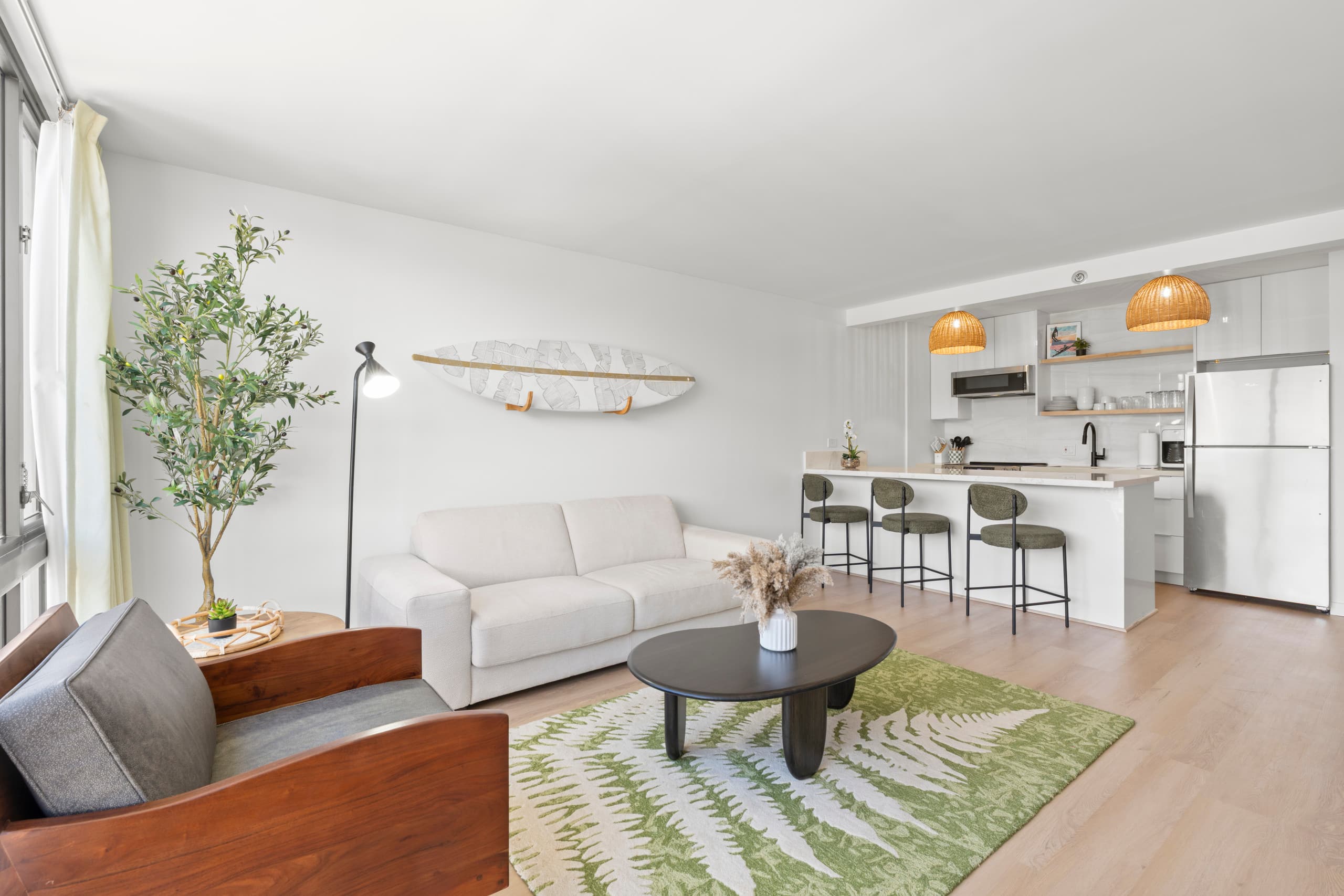 Fully renovated in May 2025/high 36th floor - Image 7