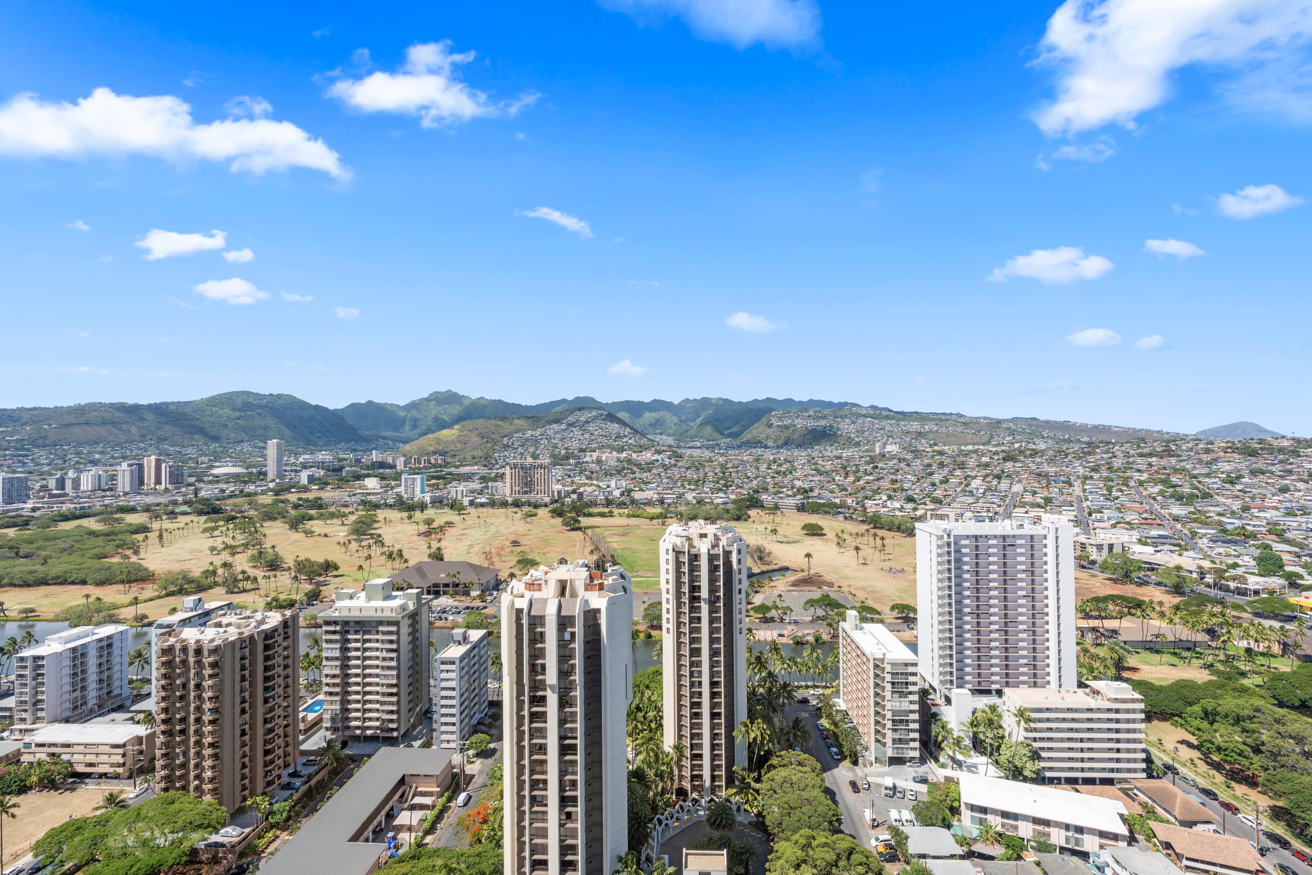 Fully renovated in May 2025/high 36th floor - Image 37
