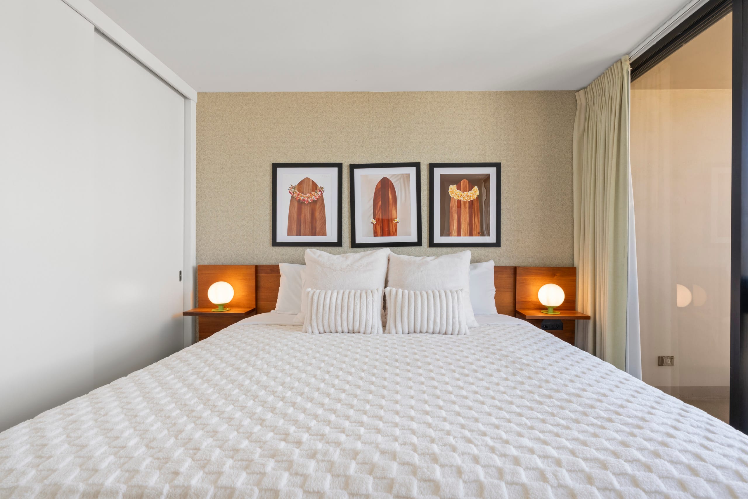 Fully renovated in May 2025/high 36th floor - Image 19