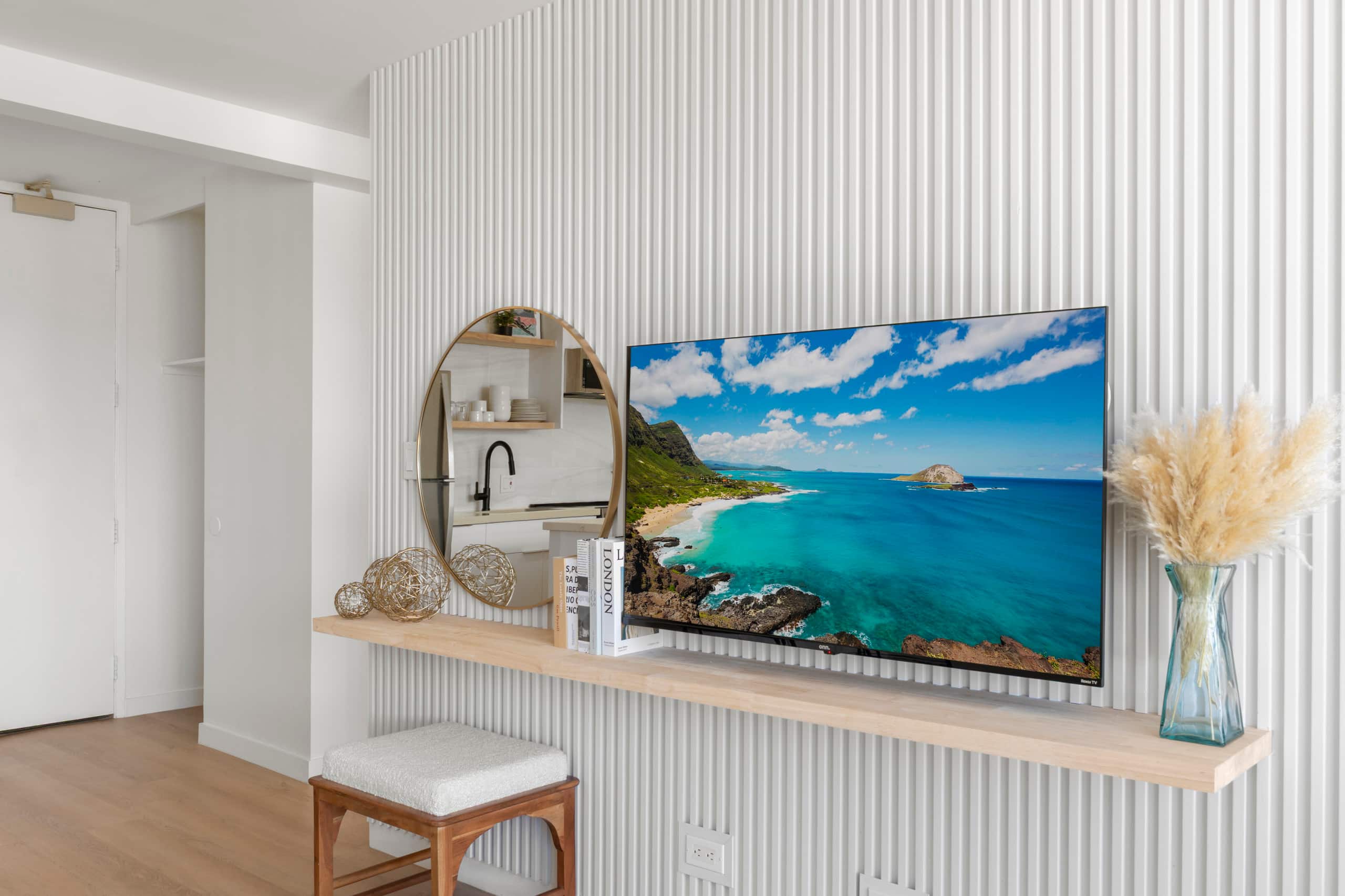 Fully renovated in May 2025/high 36th floor - Image 8