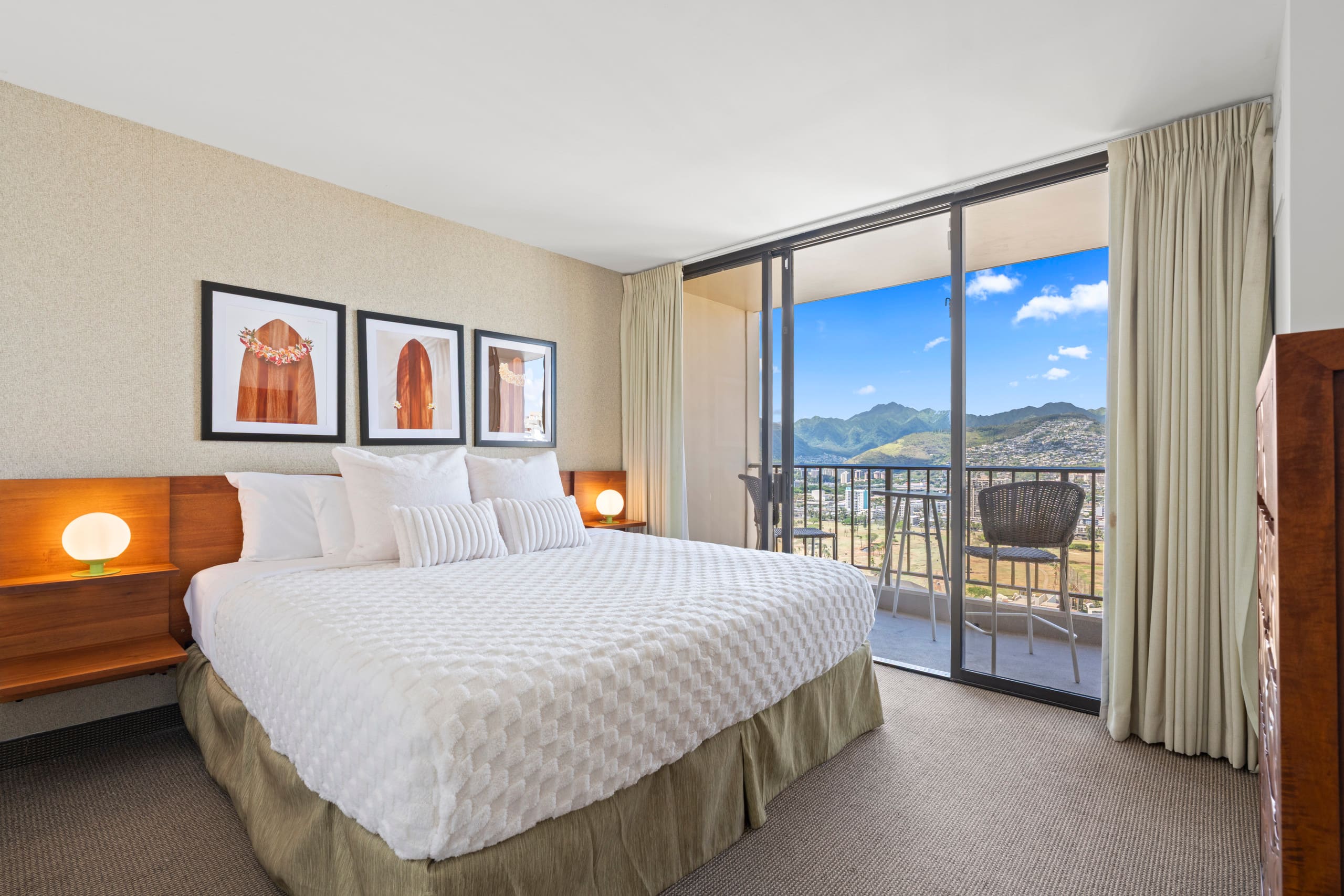 Fully renovated in May 2025/high 36th floor - Image 16