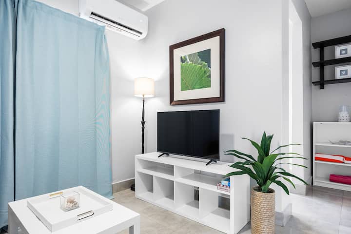 Ocean Breeze Suite I At Ocean Park - San Juan