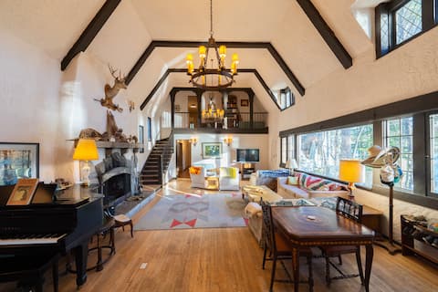 1920's Lakefront Chateau/Mountain Family Home