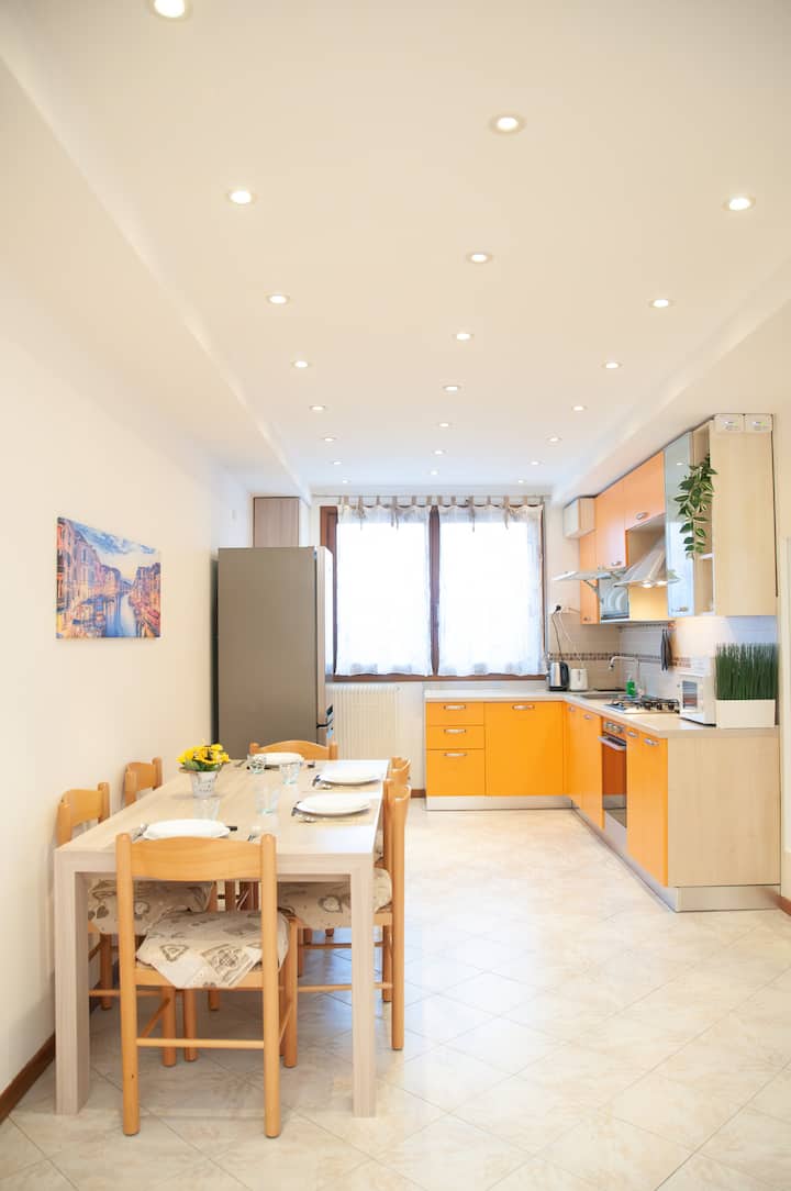 Airbnb: Vacation Tactical Entire Apartment+kitchen - Castelfranco Veneto