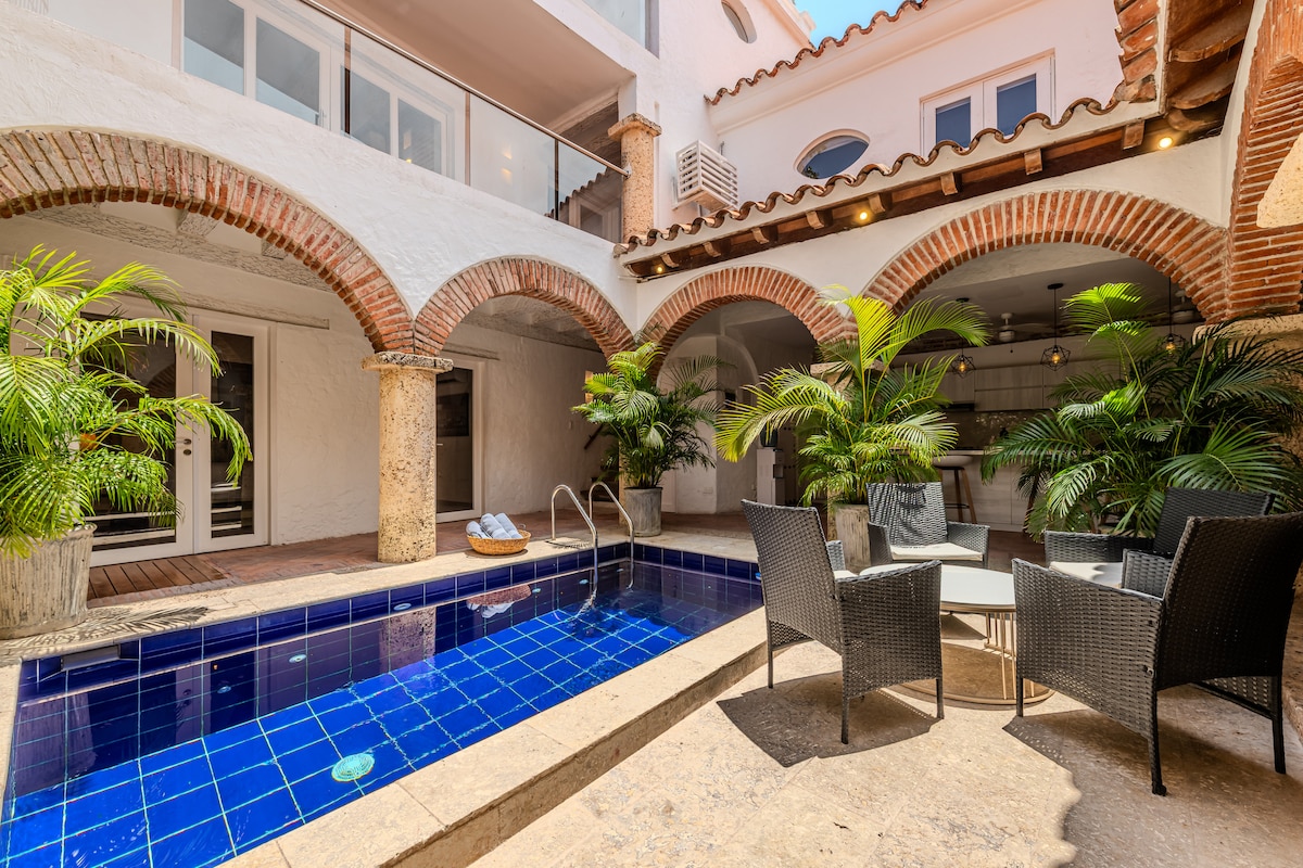 Casa Bovedas — 5 bedroom vacation rental in Cartagena
