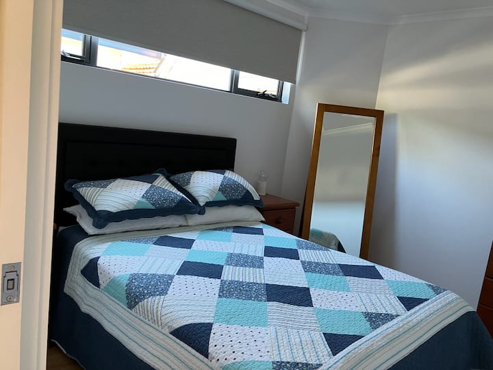 საძინებელი 1