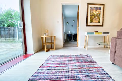 Successful Airbnb property: Modern Home with Spacious Garden in Ardwick