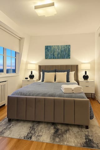 Superb Location Mayfair Penthouse Sleeps 6