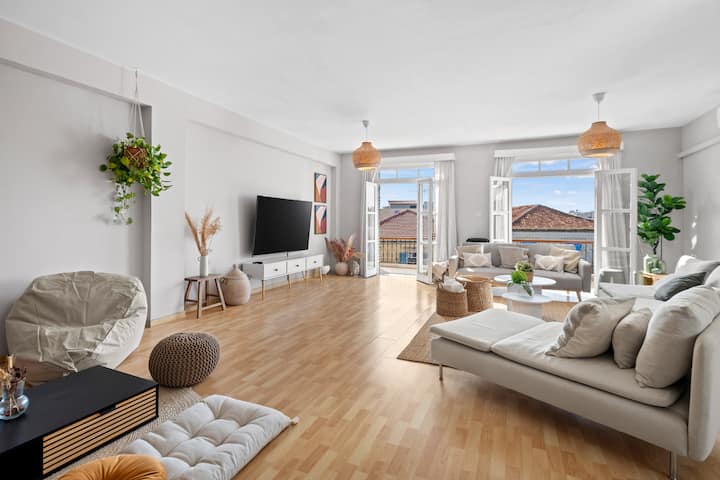 St Lazar Penthouse Apartment - Larnaca
