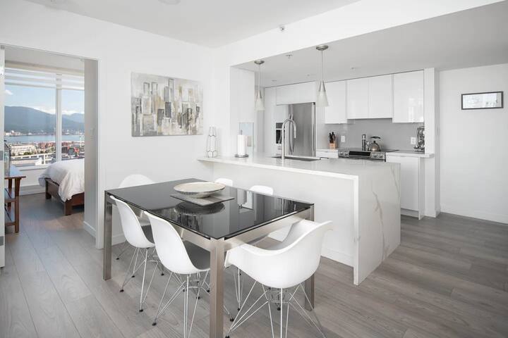 3 Bed Room Sub Penthouse Ocean and MountainView gallery image 2