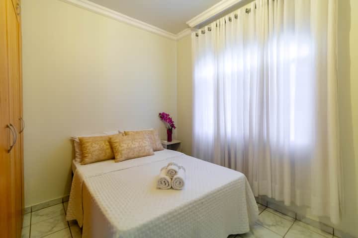 Airy room with light curtains – rest in a quiet environment