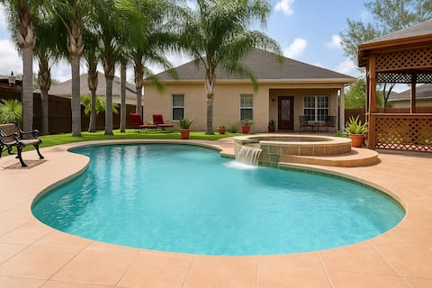 Casa Aaron |Pool|Game Room|Serene Palm Trees Patio