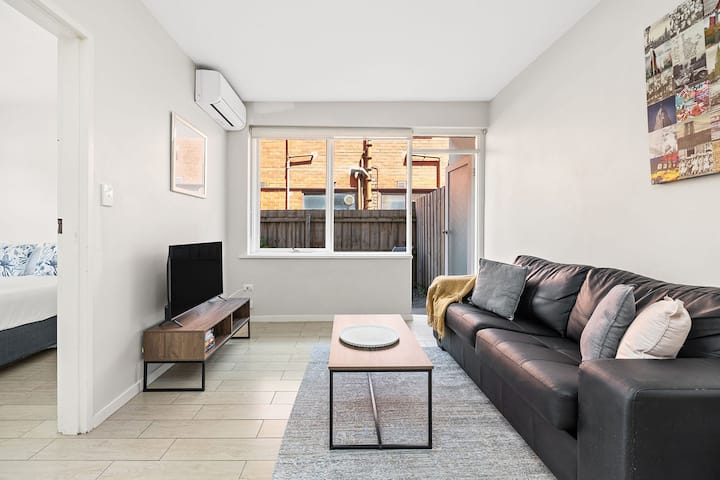 Domi Rentals - The Carlisle Apartments - Victoria