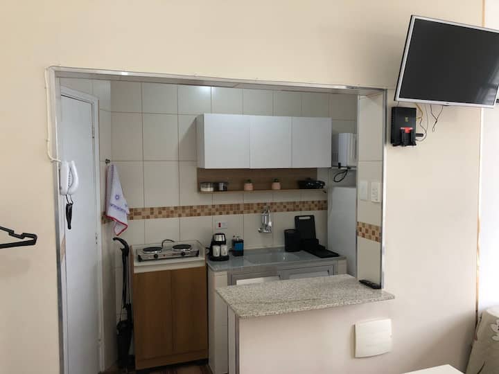 Studio Vista Praia +Estacionamento+ Wi-fi 500 Mega - Sao Vicente, Brazil