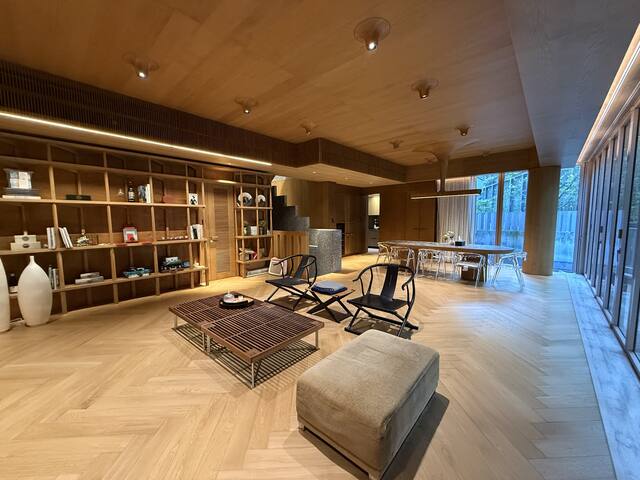 Luxury Duplex with Nature Views gallery image 2