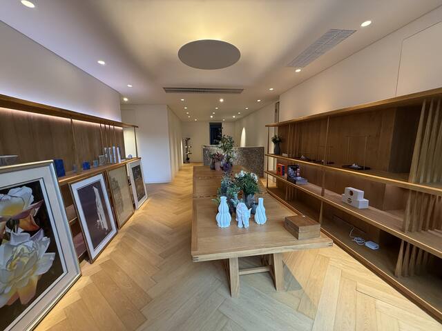 Luxury Duplex with Nature Views gallery image 5