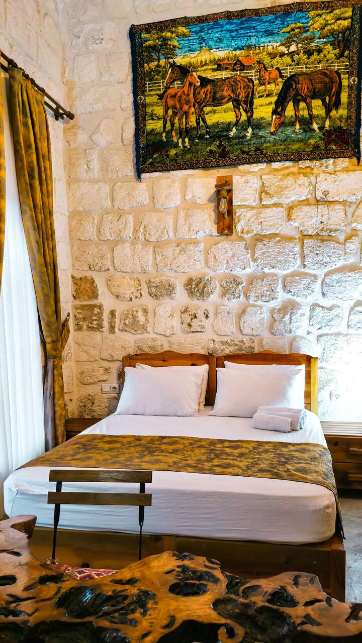 Mons Masius- Harmel / 4 Kişilik Comfort Oda - Midyat