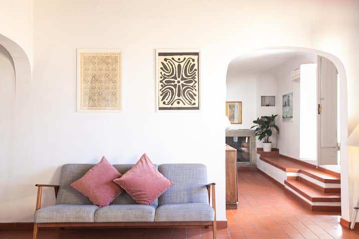 Terrace Innocenti Apartment: View & Location - Florence