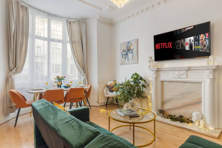 Entire Chic Apartment in Hyde Park gallery image 3