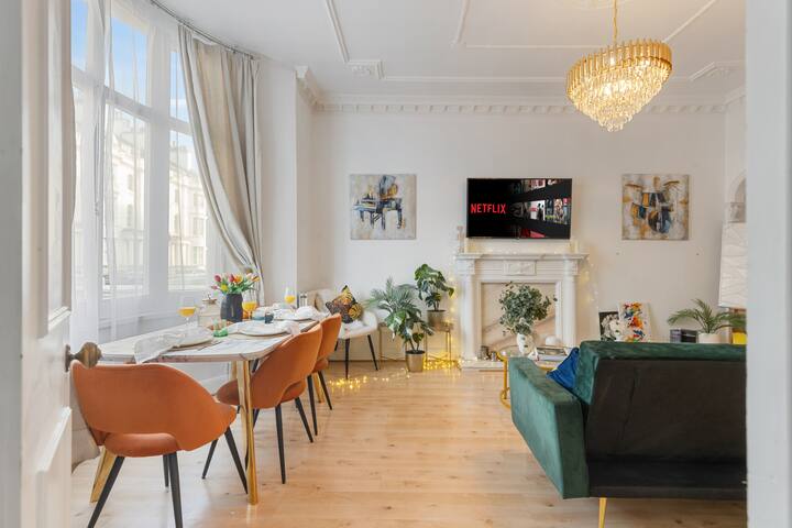 Entire Chic Apartment in Hyde Park gallery image 5