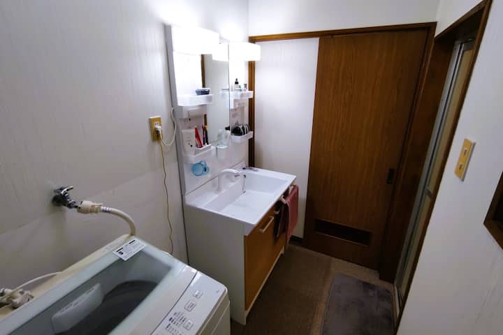 1階の洗面所（ 2階にもう1つあります）