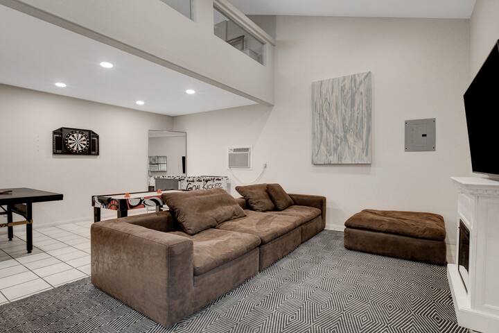 Gorgeous 5BR w/Casita Pool & Spa gallery image 3