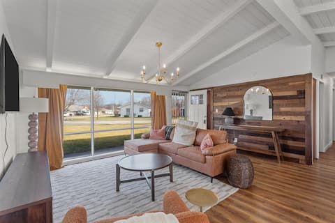 Charming 3 bed bungalow in South Kokomo