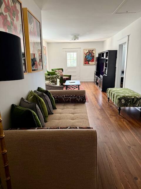 Dbl Suite/Private Living Area