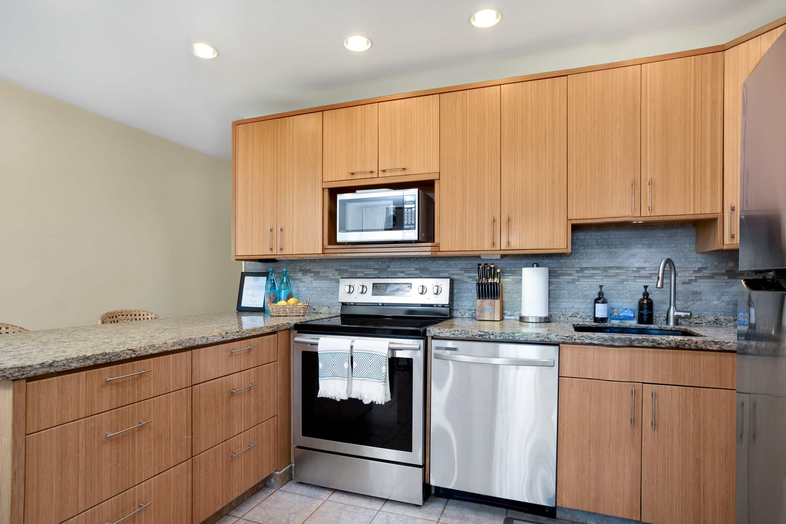 Condo in Kihei · ★4.8 · 2 bedrooms · 2 beds · 2 baths - Image 8