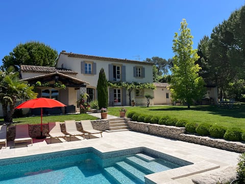 Bastide and pool in Provence