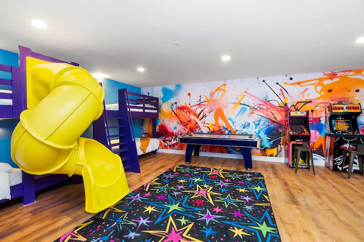 6br Play Heaven | Movie Theater, Golf, Hot Tub - Virginia